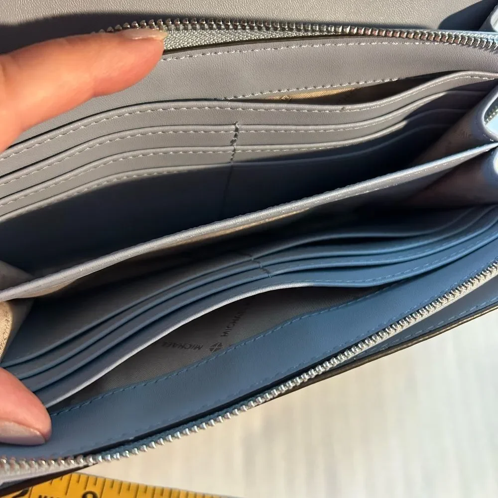 Michael Kors Jet Set Light Blue Large Leather Crossbody Bag - Picture 9 of 16